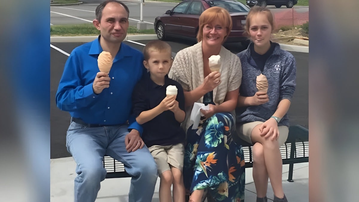 Elle a suivi son instinct, a pris une photo de cette famille puis a reçu un message qui a changé sa vie