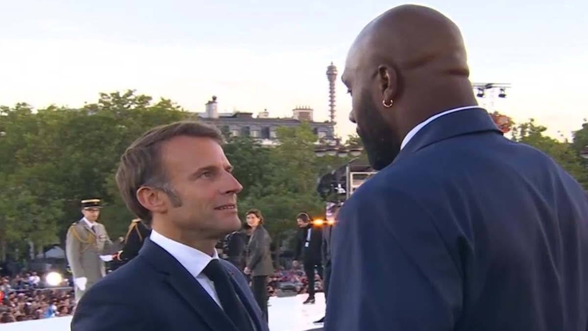 Découvrez la scène hilarante entre Teddy Riner et Emmanuel Macron à la Parade des champions