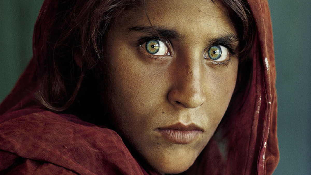 Découvrez l'incroyable transformation de "l'Afghane aux yeux verts" qui a captivé le monde il y a 39 ans