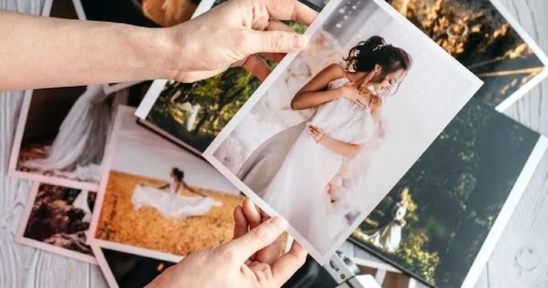 Il repère un visage familier sur la vidéo de mariage de ses parents, la découverte qui le plonge dans l'effroi