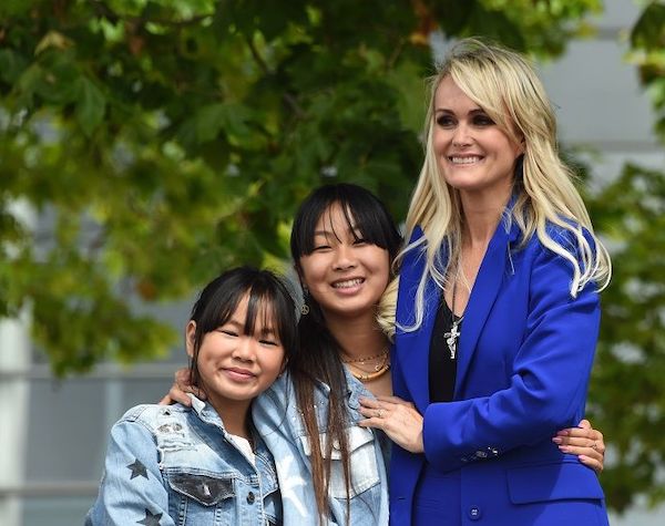 Laeticia Hallyday, une maman rayonnante : découvrez sa grande annonce