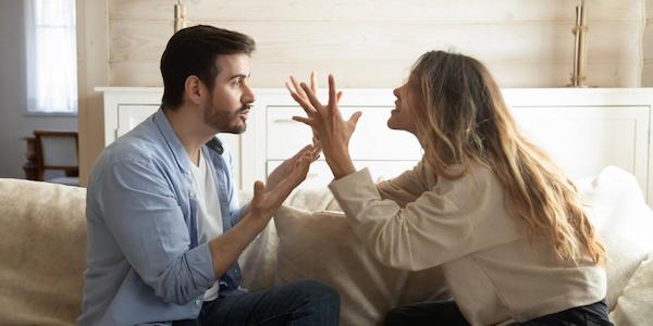 Quand la soirée entre amis tourne au drame : pourquoi une bonne communication est essentielle dans le couple