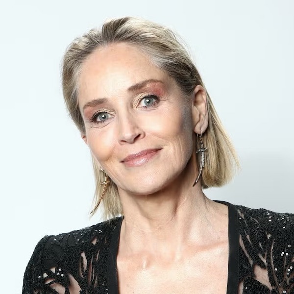 Sharon Stone redonne vie à la scène culte de l'instinct de base après 32 ans