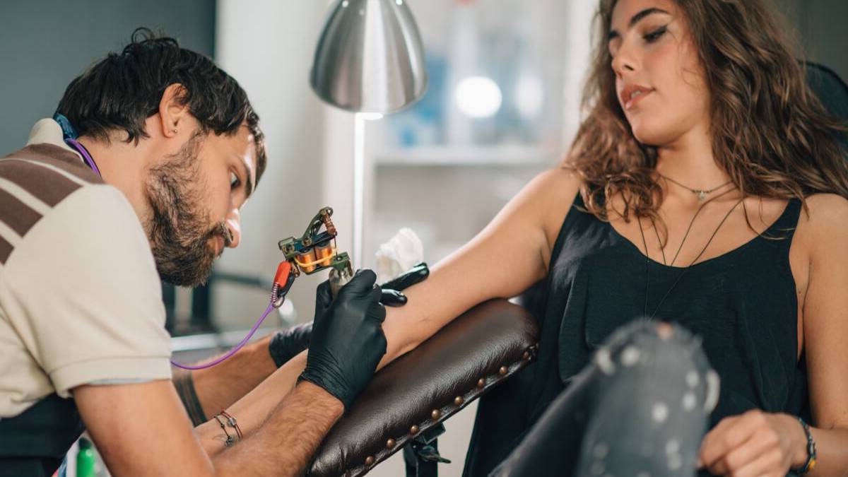 Tatouages 2024 : découvrez les tendances incontournables qui vont marquer cette année