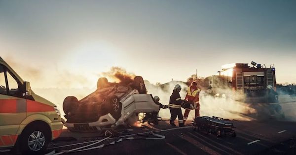 Tragédie dans l'Aude : une jeune fille de 18 ans perd la vie dans un accident de la route avec sept occupants dans la voiture