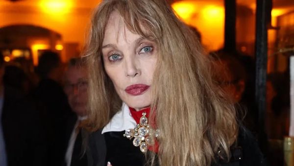 Une annonce émouvante : Arielle Dombasle s'exprime sur la perte de son frère