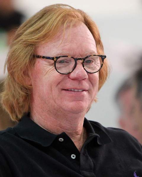 David Caruso, autrefois idole de la télévision, a été transformé à 68 ans et vous laissera sans voix