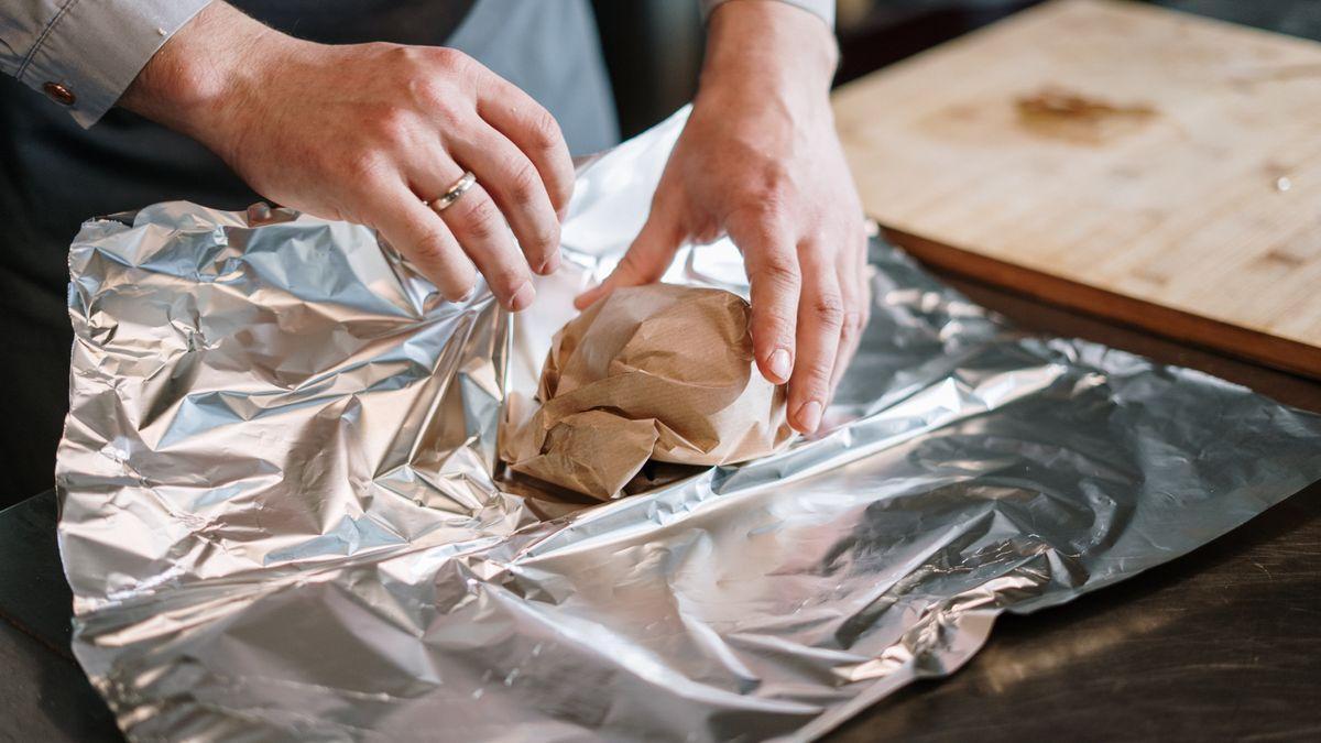 Découvrez pourquoi le papier aluminium est un indispensable dans votre placard