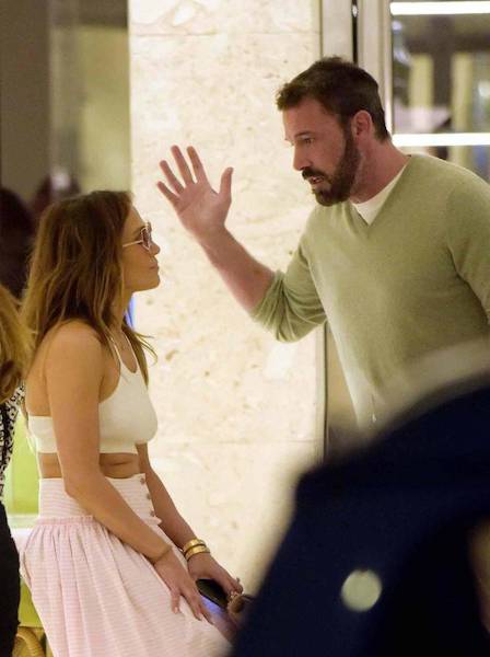 Jennifer Lopez se bat avec Ben Affleck dans la rue devant les caméras. Ils se maudissent !