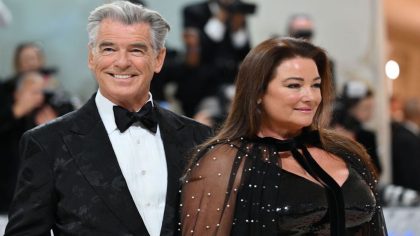 Keely, l'épouse de Pierce Brosnan, 60 ans, a l'air "si radieuse" dans un ensemble noir chic sur la dernière photo