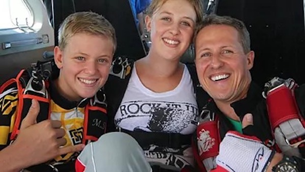 Michael Schumacher a-t-il assisté au mariage de sa fille ? Ce détail surprenant lors de la cérémonie suscite des interrogations