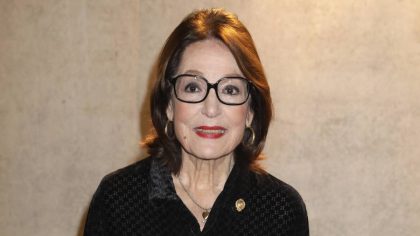 Nana Mouskouri fête ses 90 ans et se livre sur sa santé délicate : “J’ai été hospitalisée un mois aux urgences”