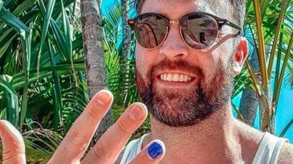 Si vous apercevez un homme avec un ongle peint, voici ce que cela veut dire