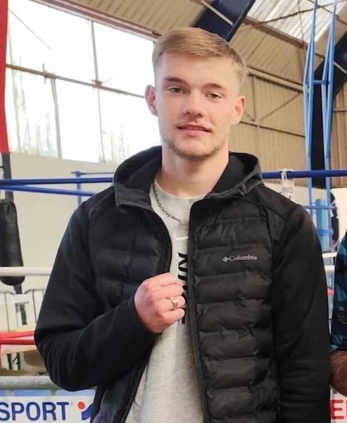 Un jeune champion de boxe de 17 ans perd la vie suite à une altercation avec un migrant algérien