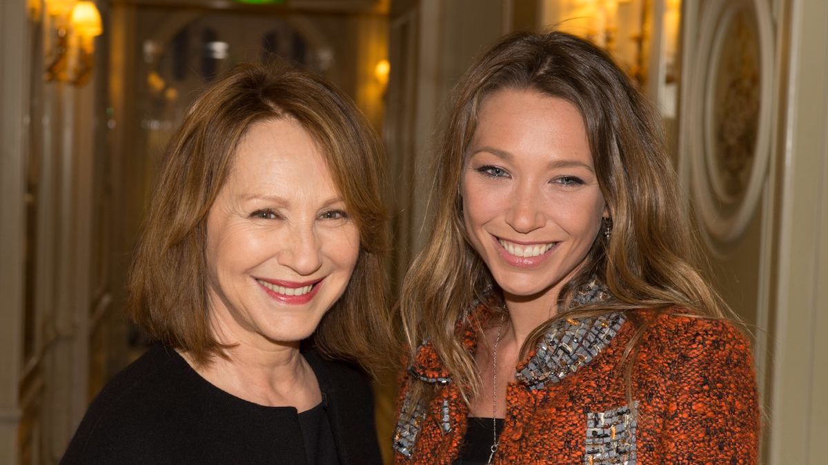 Une légende s'en va... Laura Smet en larmes, elle révèle le départ de Nathalie Baye...