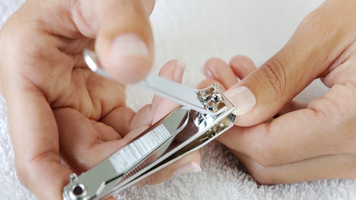 Découvrez les utilisations inattendues et surprenantes du petit trou rond du coupe-ongles