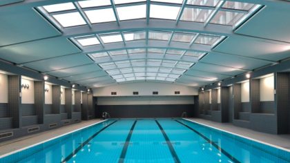 Découvrez pourquoi cette piscine à Paris est réservée aux plus de 16 ans