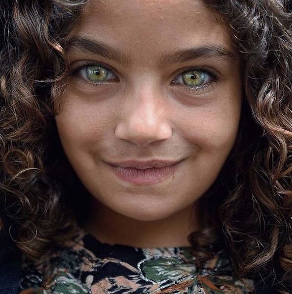 « Des yeux qui brillent plus que tous les diamants du monde » : 17 photos d'enfants aux yeux magnifiquement beaux