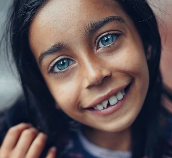 « Des yeux qui brillent plus que tous les diamants du monde » : 17 photos d'enfants aux yeux magnifiquement beaux