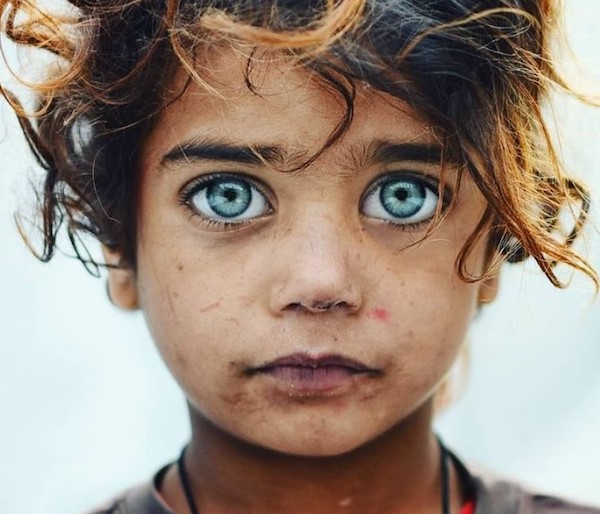 « Des yeux qui brillent plus que tous les diamants du monde » : 17 photos d'enfants aux yeux magnifiquement beaux