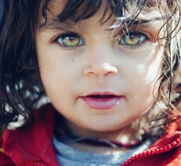 « Des yeux qui brillent plus que tous les diamants du monde » : 17 photos d'enfants aux yeux magnifiquement beaux