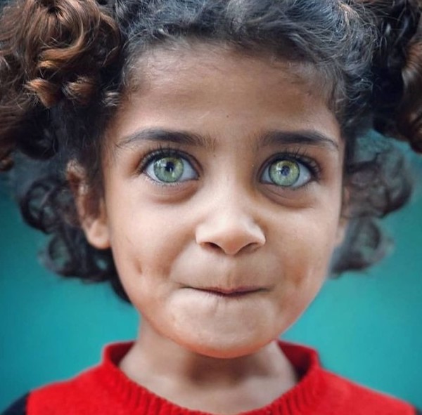 « Des yeux qui brillent plus que tous les diamants du monde » : 17 photos d'enfants aux yeux magnifiquement beaux