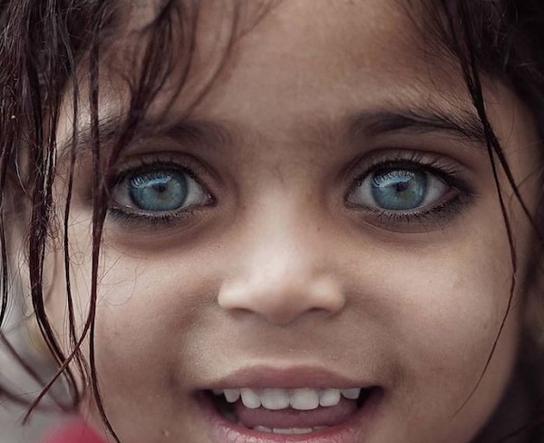 « Des yeux qui brillent plus que tous les diamants du monde » : 17 photos d'enfants aux yeux magnifiquement beaux