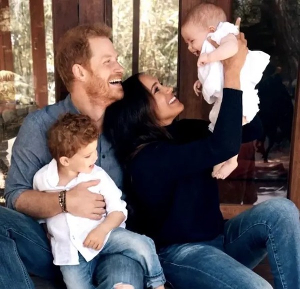 Les regrets de Charles III pour les enfants du prince Harry et de Meghan Markle, Lilibet (3) et Archie (5)