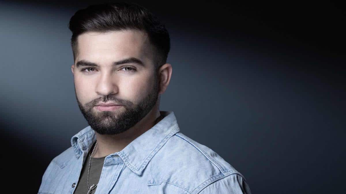 "Toujours voir la même chose" : Kendji Girac exprime son ras-le-bol des émissions sur les gitans et les gens du voyage