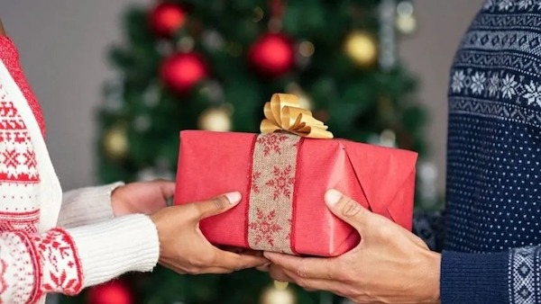 4 choses que vous ne devriez jamais offrir à Noël