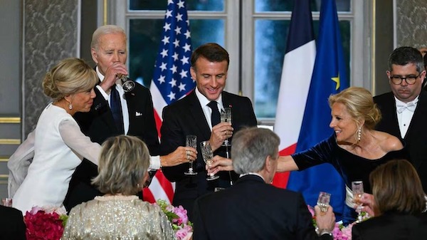 Les stars du dîner d’État à l’Élysée : Carla Bruni, Pharrell Williams et Bérénice Bejo