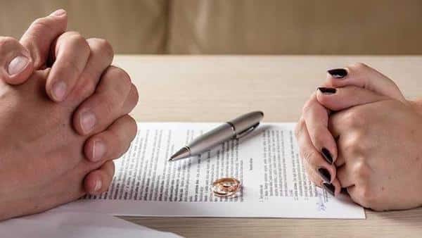 Divorce surprenant : mon ex-mari prend tout, mais je ne peux m'empêcher de rire, car c'était exactement ce que j'avais prévu