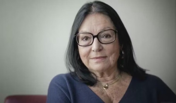 "Pour dire la vérité..." : Nana Mouskouri se confie sur sa santé fragile, découvrez l'incident récent qui l'a marquée en Grèce