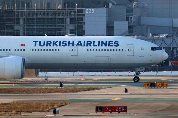 Un pilote de Turkish Airlines décède en plein vol et force un atterrissage d'urgence à New York