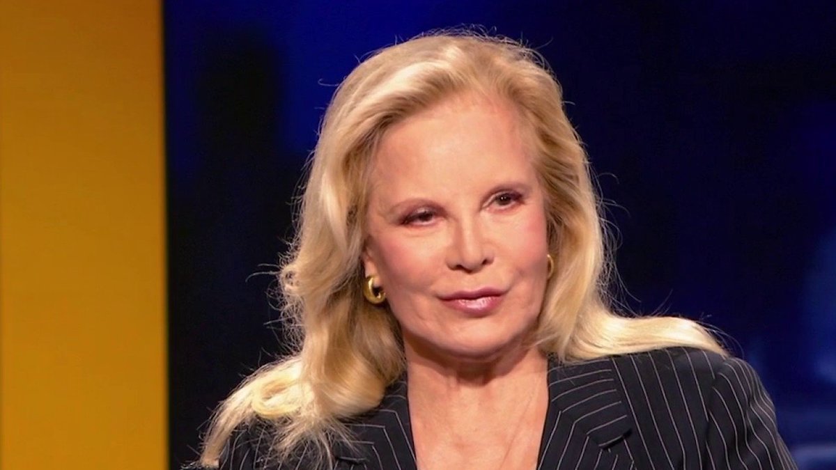 Sylvie Vartan sur le plateau de 20h30 le dimanche : réactions cash des internautes sur son look