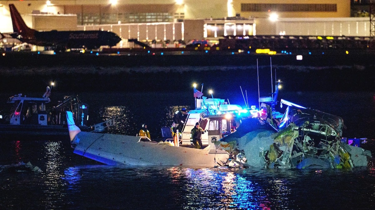 28 victimes confirmées : les secours excluent tout espoir de survivants. Découvrez les dernières nouvelles sur la tragique collision entre un avion American Airlines et un hélicoptère à Washington