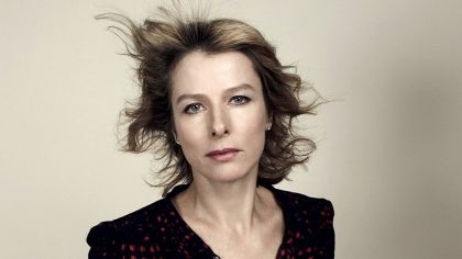 Karin Viard révèle un secret explosif : “Je me suis fait peloter par Gérard Depardieu”