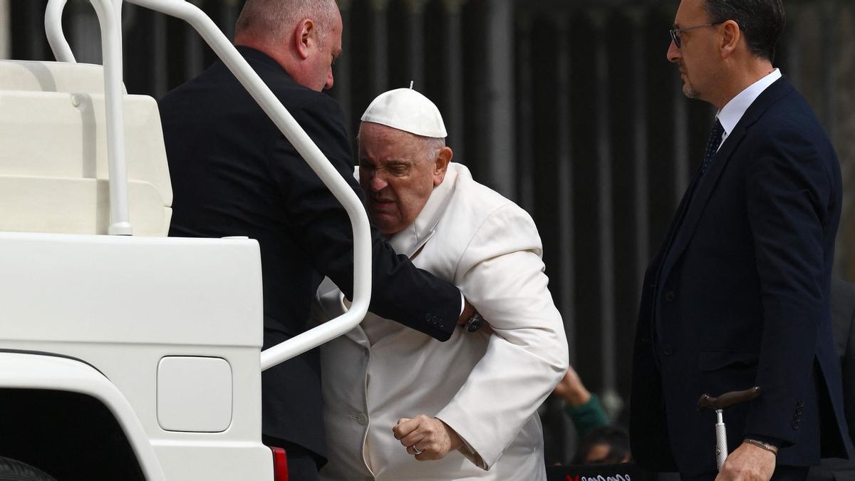 Le pape François hospitalisé à 88 ans : ce que l’on sait