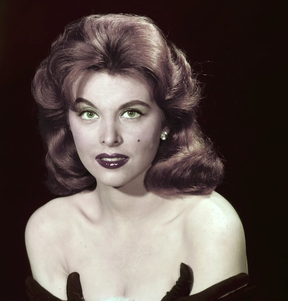 Tina Louise, la star de Gilligan’s Island, revient sur ses mémoires, sa carrière et sa vie de famille