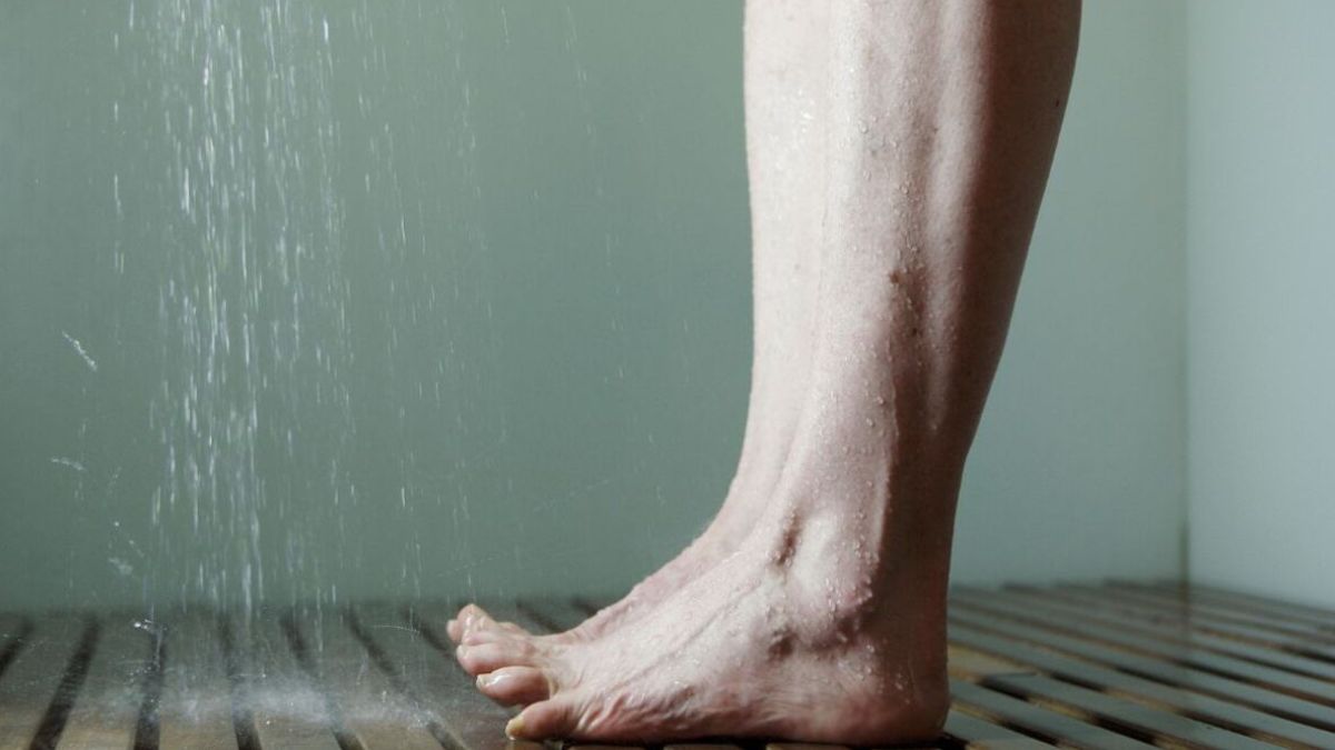 5 choses qui peuvent vous arriver si vous urinez sous la douche