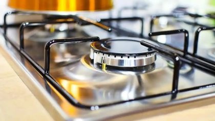 Comment nettoyer minutieusement une cuisinière à gaz, étape par étape