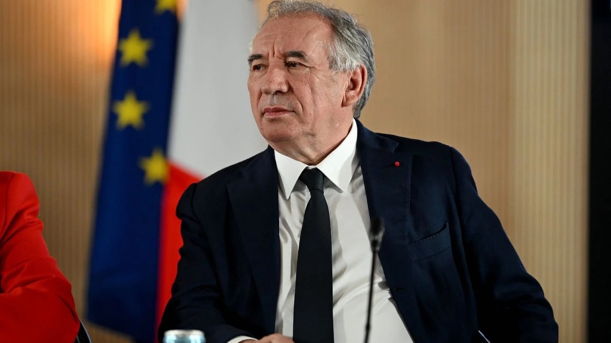 François Bayrou aborde la possibilité d'un emprunt national dans le cadre de la défense