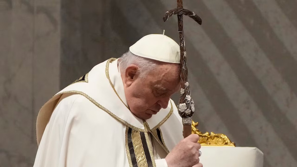 L'état de santé du pape François « reste critique » et on lui a diagnostiqué une insuffisance rénale